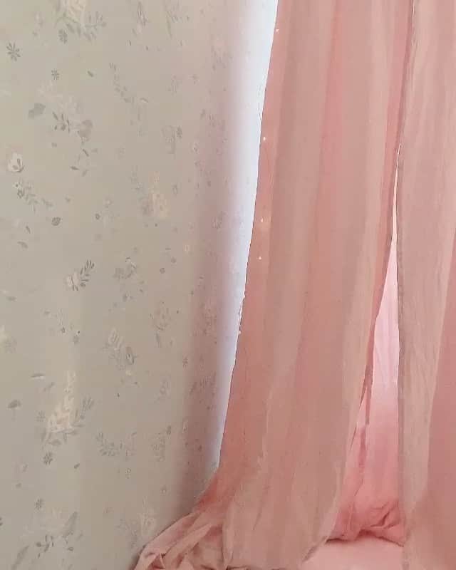 山口愛実のインスタグラム：「大ヒットいつでもジャストブラから 新しいレースバージョン いつでもジャストマリアージュが届いたよ🌸  まるで体の一部みたいなつけ心地 ノンワイヤーなのにしっかりホールド感もあって安心してリラックス出来るからほんまオススメ  さぁ今日も一日楽しもう Have a nice day♪  이 곡은 뭐라라는 제목인가요?  祝大家度过愉快的一天  #いつでもジャストブラ  #peachjohn  #ピーチジョン #いつでもジャストマリアージュブラ  #リアルサイズモデル #ピタもち感覚 #bra」