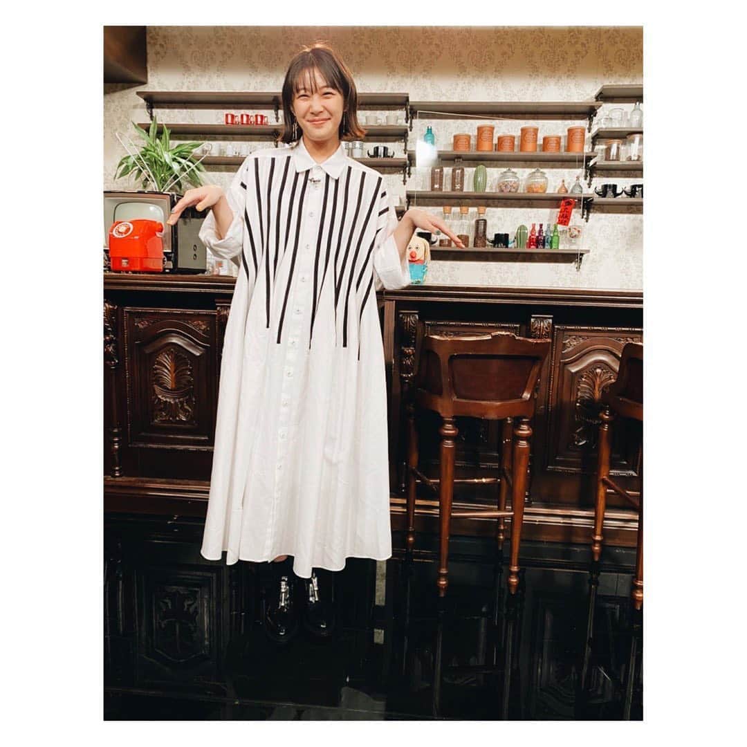 のインスタグラム：「「関内デビル」〜Mami Kamura〜 ・・・・・・・・・・・・・・・・・・・・ #今週のデビルウェア #関内デビル #加村真美 #衣装 #スタイリング #ファッション #コーディネート #スタイリスト #モノトーン #ootd #outfit #fashion #styling #coordinate #myworks」