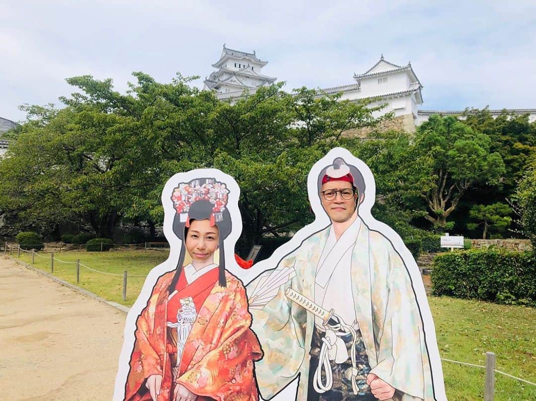 神谷ゆう子さんのインスタグラム写真 - (神谷ゆう子Instagram)「夏の思い出📸  #姫路城#ロケ #何回も来てるけどこんなに人の居ない姫路城は初めて #寂しかったけど楽しかった  #コロナでロケもなかなか行けなかったから#スタッフさんもみんなで記念写真#姫路城🏯バック #涼しい顔してみんな汗だく #でも良い写真だ。」9月3日 19時44分 - yuko_kamitani
