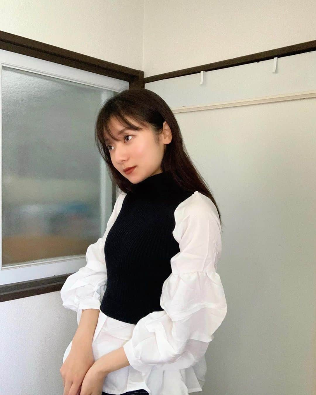 齊藤英里さんのインスタグラム写真 - (齊藤英里Instagram)「9月に入ったと言うことで、秋服先取りしたよ〜🍂 @fifth_store のトップスです☺︎  #fifth　 #fifthtl　 #フィフス　 #ボリュームスリーブドッキングニット」9月3日 19時45分 - erisaito.official