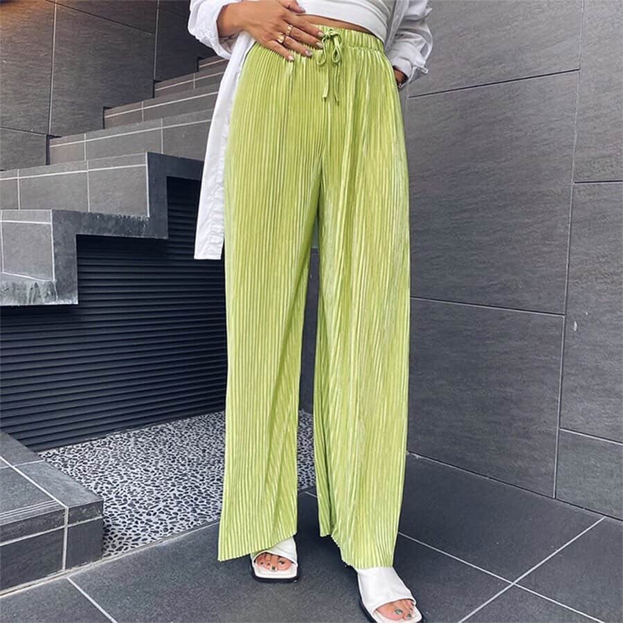 gallerieさんのインスタグラム写真 - (gallerieInstagram)「#bottom #collection ————————————  店舗＆ONLINESTOREともに人気の #ワイドパンツ シリーズをピックアップ。 #プリーツパンツ や シーズンムード漂う #レオパードパンツ などカラー展開豊富に取り揃えております。  涼しく軽い質感とウエストゴムでストレスフリーな履き心地◎ 今から着れて秋口まで活躍する必見アイテムです❤︎ . . ▼PRICE 4,990+tax～  ———————————— #お問い合わせ番号w1756」9月3日 18時20分 - kalekale_official
