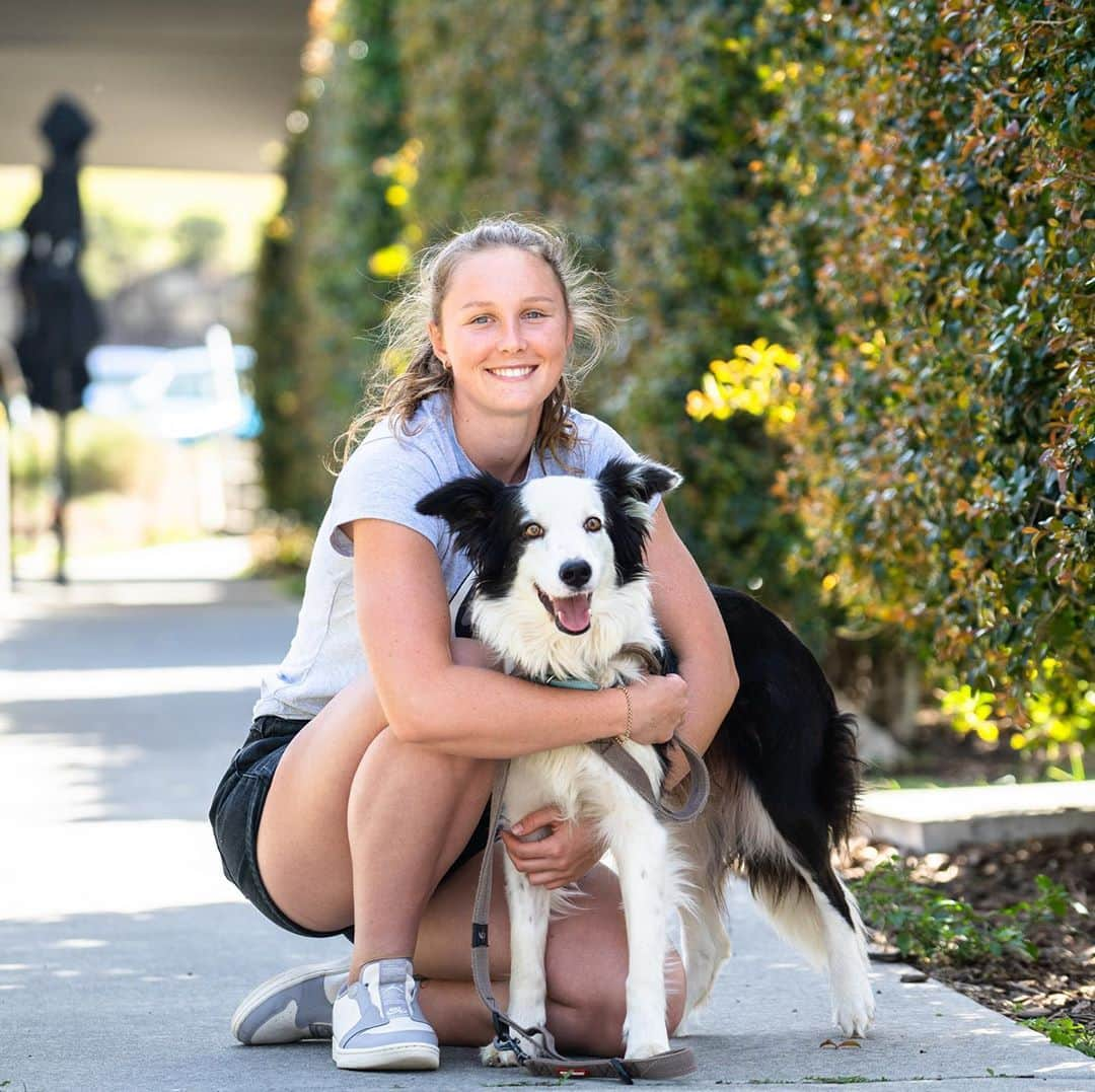 ライリー・デイのインスタグラム：「I’m so excited to announce my new role as an offical ambassador for @rspcaqld   Growing up on a farm in Beaudesert, I’ve been surrounded by all kinds of animals from a young age.  I’m passionate about bringing an end to dog fighting and puppy farms and looking forward to working with the team to bring further awareness and change.」