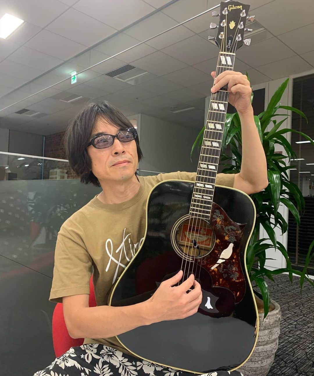 のインスタグラム：「おつですー！ 新アルバム完成す。 その全曲を配信ライブ‼︎ よろしくお願いします〜  真心ブラザーズ 生配信ライブ ‎「Cheer up！002」  ‎10/14リリースのNewアルバム『Cheer』収録全曲初披露します٩( ᐛ )و  ‎■配信日時：9/24(木)21:00 ‎※アーカイブ9/26(土)19:00まで ‎■視聴券：￥3,000／オマケ付(真心からのお礼状)視聴券￥3,800 ‎⁦‪eplus.jp/magokorobros-s/‬⁩」