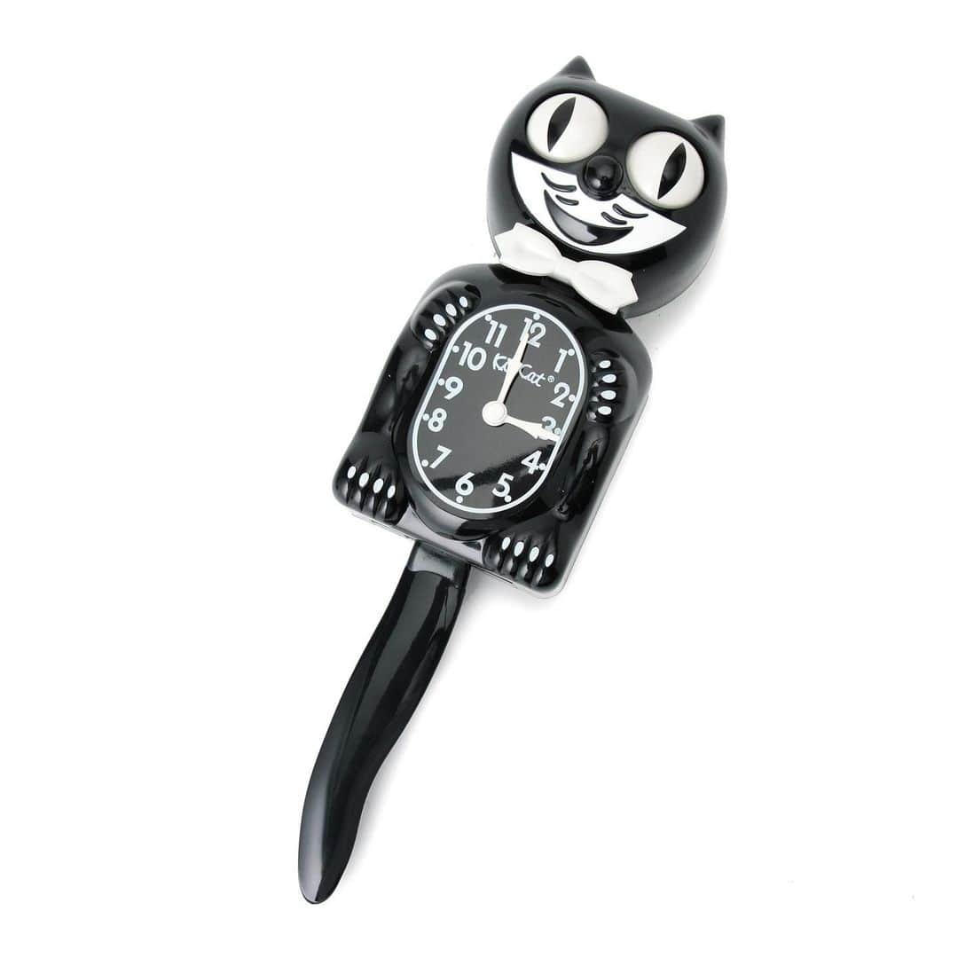 BEAMS ZAKKAさんのインスタグラム写真 - (BEAMS ZAKKAInstagram)「California Clock / "Kit-Cat-Klock"  BEAMSのお店に足を運んだことがある方は『見たことある！』と思ったはず。  1930年から存在する掛け時計で、大きな目と尻尾を左右に振るのが特徴的。 有名なハリウッド映画にも登場するほどアメリカでは馴染み深い時計です。  置き時計としても使えるこちらの"Kit Cat Clock"。お家に飾ってアメリカンな雰囲気を感じましょう。  @bpr_beams  @kitcatklock  @beams_mens_casual  @beams_official   #beams #bprbeams #californiaclockcompany #kitcatclock #clock #ビームス #bprビームス #カリフォルニアクロック #キットキャット #時計 #掛け時計」9月3日 18時50分 - bpr_beams