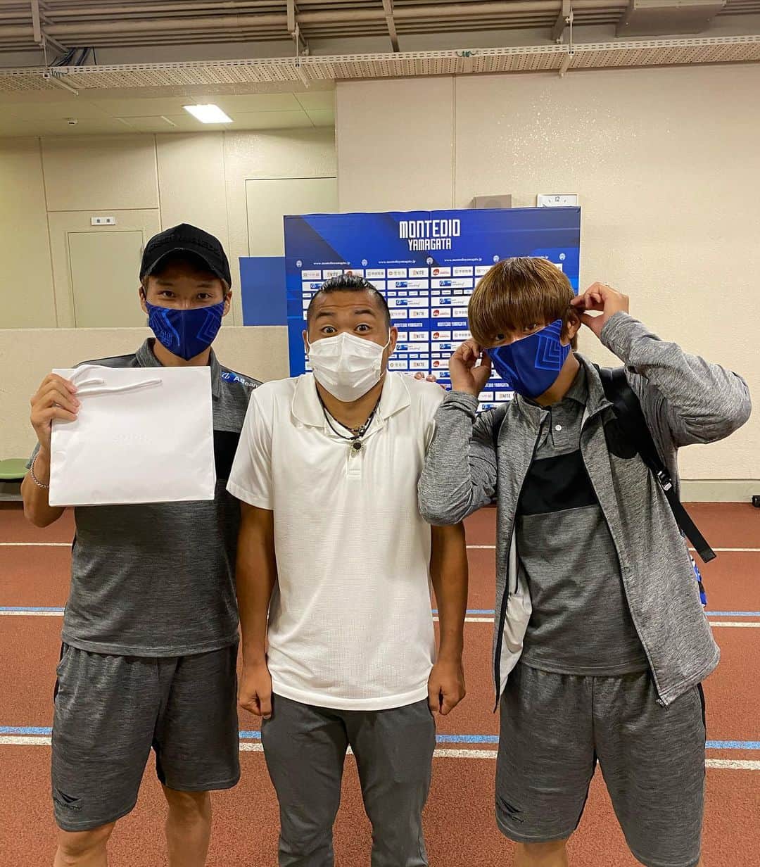 のインスタグラム：「vs レノファ山口  ホームで勝ちたかった。 勝利を信じて応援していただき ありがとうございました！ 次はアウェイですが、勝ち点3を 持ち帰って来れるようみんなで いい準備して頑張ります👍🏾  パウロとのマッチアップも 数分でしたが楽しかったです😏  だいぶ遅い誕プレもありがとう😉  #レノファ山口 #田中パウロ淳一 #ロドリー #モンテディオ山形 #山岸祐也 #三鬼海」