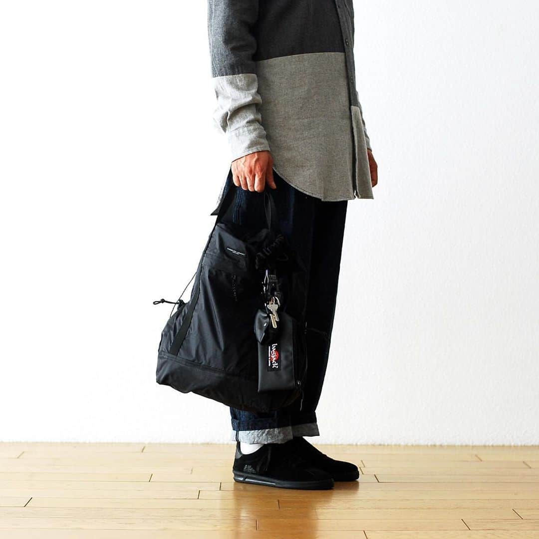 wonder_mountain_irieさんのインスタグラム写真 - (wonder_mountain_irieInstagram)「_ Engineered Garments / エンジニアードガーメンツ "UL 3way bag - nylon ripstop" ¥17,600- _ 〈online store / @digital_mountain〉 https://www.digital-mountain.net/shopdetail/000000012234/ _ 【オンラインストア#DigitalMountain へのご注文】 *24時間受付 *15時までのご注文で即日発送 * 1万円以上ご購入で送料無料 tel：084-973-8204 _ We can send your order overseas. Accepted payment method is by PayPal or credit card only. (AMEX is not accepted)  Ordering procedure details can be found here. >>http://www.digital-mountain.net/html/page56.html  _ #NEPENTHES #EngineeredGarments #ネペンテス #エンジニアードガーメンツ _ 本店：#WonderMountain  blog>> http://wm.digital-mountain.info _ 〒720-0044  広島県福山市笠岡町4-18  JR 「#福山駅」より徒歩10分 #ワンダーマウンテン #japan #hiroshima #福山 #福山市 #尾道 #倉敷 #鞆の浦 近く _ 系列店：@hacbywondermountain _」9月3日 19時06分 - wonder_mountain_