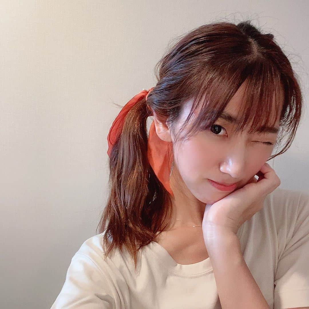 のインスタグラム：「コロナで全然会えてなかった 地元のお友達のお家にお邪魔して みんなでピザ食べて お酒飲んで お昼から最高に楽しかった🍺💗  急にお邪魔したのに おうち綺麗で私も見習わなきゃと反省😖 居心地良すぎて長居しちゃった🥺 子供たちも楽しそうで嬉しかった💗  朝から充実❤︎  ＊＊＊＊＊＊＊＊＊＊＊＊＊＊＊＊＊  hair accessory.. @florist_zozotown   #男の子ママ　 #レースクイーン #rq #モデル #model  #fashion #ootd #今日のコーデ #おしゃれさんと繋がりたい #ファッション」
