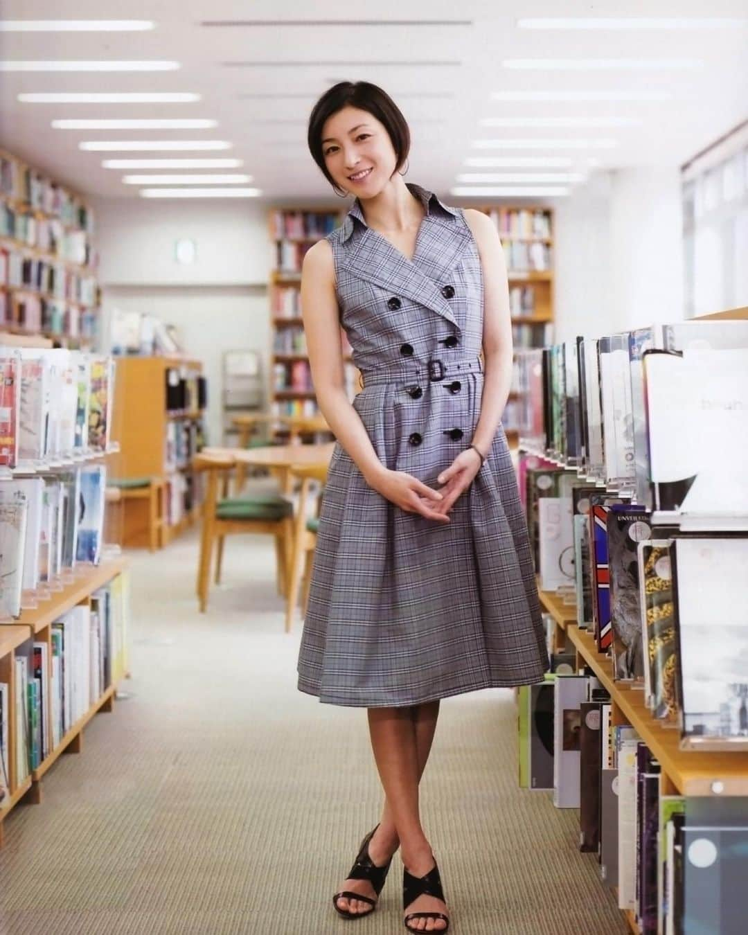 広末涼子ファンのインスタグラム：「マガジン「CREA（クレア） 2010年5月号」  #広末涼子 #hirosueryoko #ryokohirosue #ヒロスエ写真集」