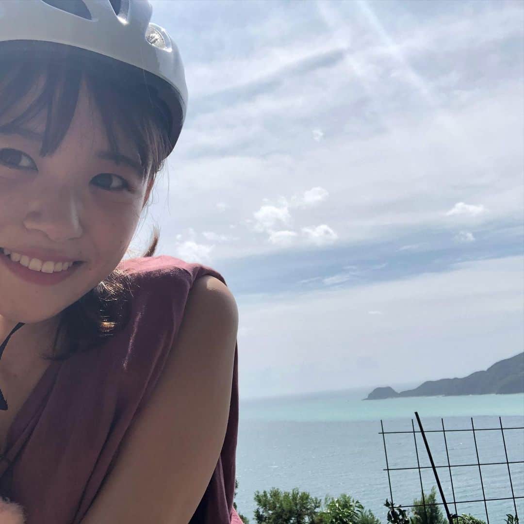武田雛歩のインスタグラム：「今日は八幡浜でEバイクのロケに行ってました🏍 もうなんか綺麗すぎて、ずっと感動しっぱなしでした…。10月にテレビ愛媛で4週にわたって放送されます！是非みてくださいねー！！ #E佐田岬 #e佐田岬」