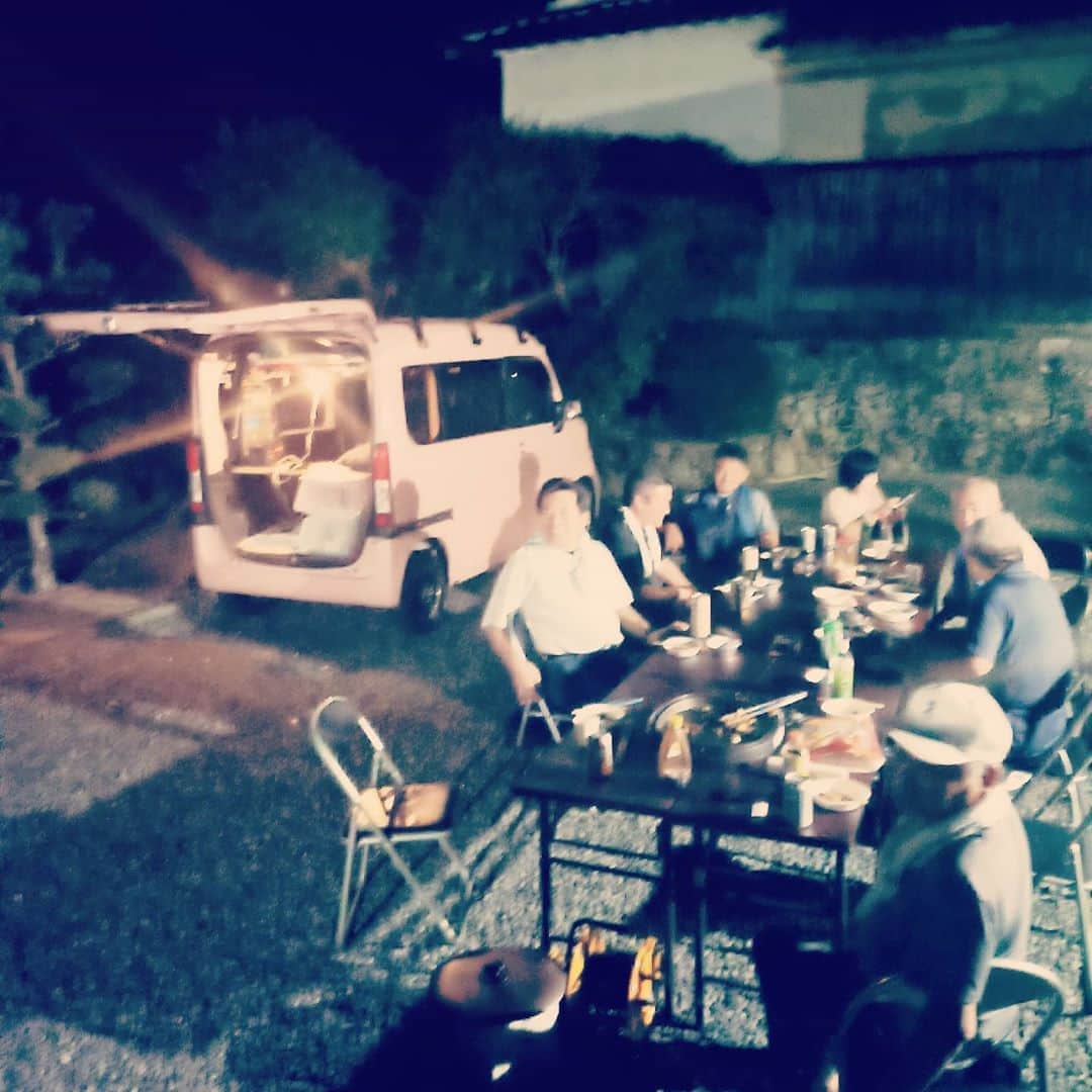 のインスタグラム：「。 夜な夜な（笑）, どんどん人が､  飲みながら語らう  なう(˙◁˙)(^○^)」