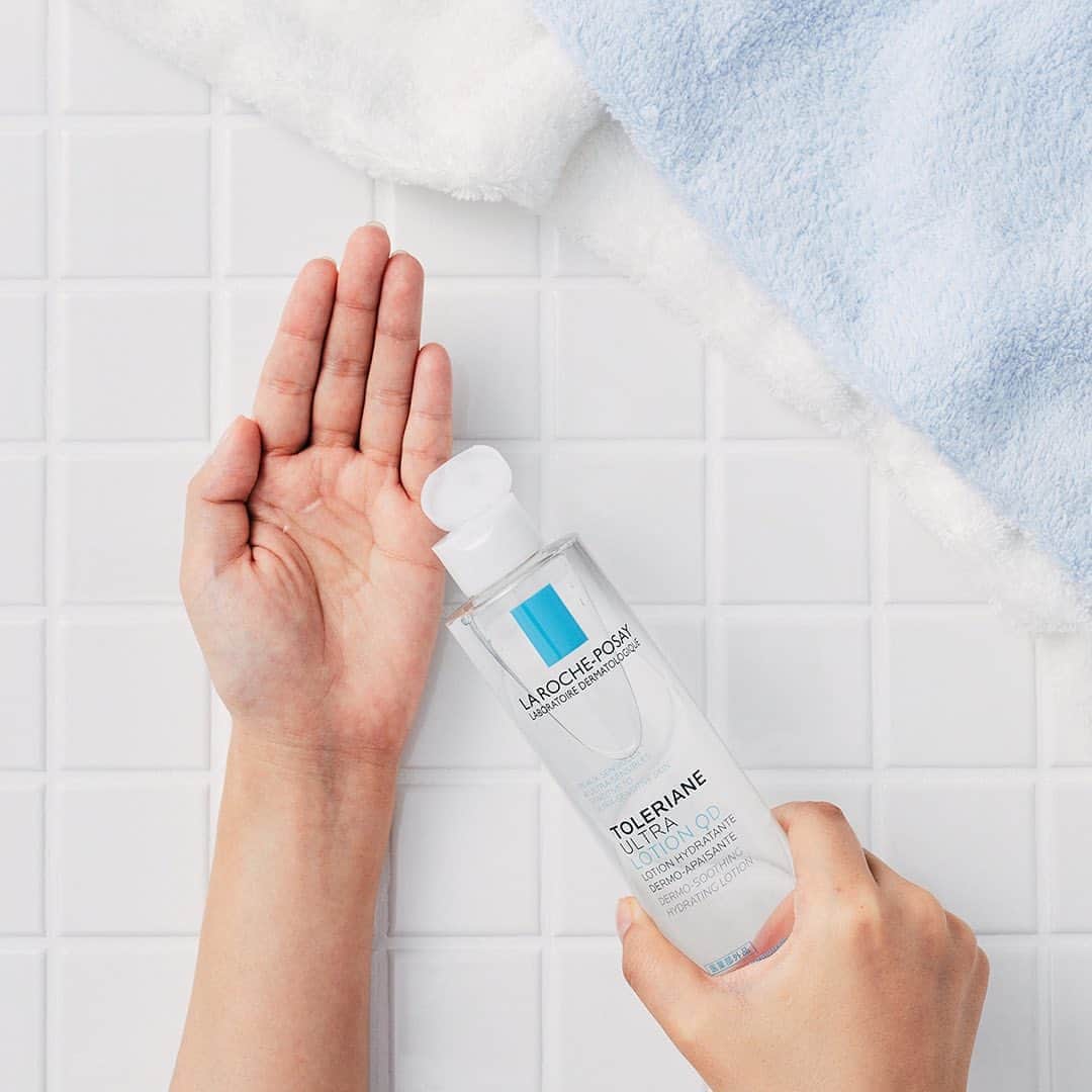 LA ROCHE-POSAY JAPAN ラロッシュポゼのインスタグラム：「＼敏感肌必見！薬用保湿化粧水 ／ . 8月3日にリニューアル新発売した #トレリアン薬用モイスチャーローション は試されましたか？ 日本人の敏感肌を考えて開発された低刺激設計の薬用保湿化粧水です。 . ＜リニューアルポイント＞ ✔︎保湿力はそのまま ✔︎成分数が少なくなり、敏感な肌の方もお使いいただけるように✨ . 是非コメント欄にて使い心地、感想など教えてください🌿 まだチェックされていない方は、この機会に是非お試しください！ . トレリアン 薬用モイスチャーローション 200mL 4,400円(税込) . #ラロッシュポゼ #larocheposay #新発売 #新作コスメ #秋コスメ #乾燥肌 #敏感肌 #乾燥対策 #スキンケア #低刺激 #ミスト化粧水 #敏感肌コスメ #ドクターズコスメ #化粧水 #保湿ケア #スキンケアマニア #美肌作り #人気コスメ #素肌美人 #素肌美 #トーンアップ #肌メンテナンス #肌断食 #デイリースキンケア #敏感肌スキンケア #おすすめコスメ #スキンケア購入品 #肌荒れ対策 #スキンケア好きさんと繋がりたい」