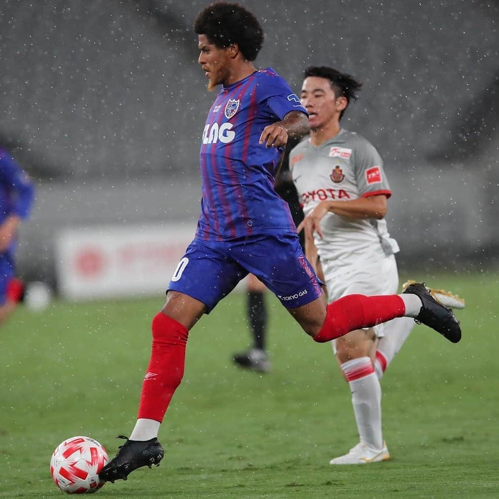ウェヴェルソン・レアンドロ・オリヴェイラ・モウラのインスタグラム：「Vitória e vaga na semi da Copa da Liga do Japão. Glória a Deus! 🙏🏾💪🏾 Seguimos em busca de mais...」