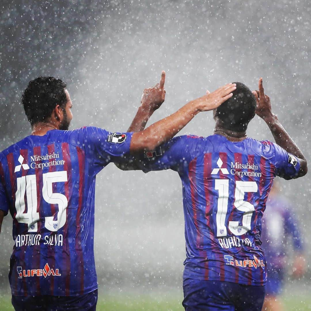 FC東京オフィシャルグッズさんのインスタグラム写真 - (FC東京オフィシャルグッズInstagram)「🔵🔴 vs #名古屋グランパス  雨中の1発。 冷静に、巧みに決めたファインゴール。 @adailton.silva  @fctokyoofficial  #アダイウトン  #FC東京 #fctokyo #ルヴァンカップ #tokyo」9月3日 11時04分 - fctokyoofficial