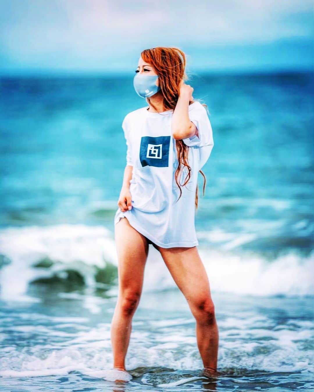 朝比奈りえさんのインスタグラム写真 - (朝比奈りえInstagram)「シンプルな服が好き  誤魔化しが効かない って気持ちがいいね  着用マスク Tシャツ @49fournineshop   🐠🌺🌴🌞🐬🎐🍉🌻🍧👙  #148cmの彼女 #fournine  #すすきの #sexy #美尻 #フィットネス女子 #prettywomandancers #アラサー女子 #沖縄 #歌舞伎町 #キャバクラ #キャバ嬢 #空 #名古屋錦 #ダンスショー #ショータイム #ポールダンス #プリティウーマン #prettywoman #エンジェルシャンパン #148cm #Gカップキャバ嬢 #内海 #コロナに負けるな #水着ギャル  #筋トレ #宅トレ #海 #プロテイン」9月3日 11時32分 - lie8862