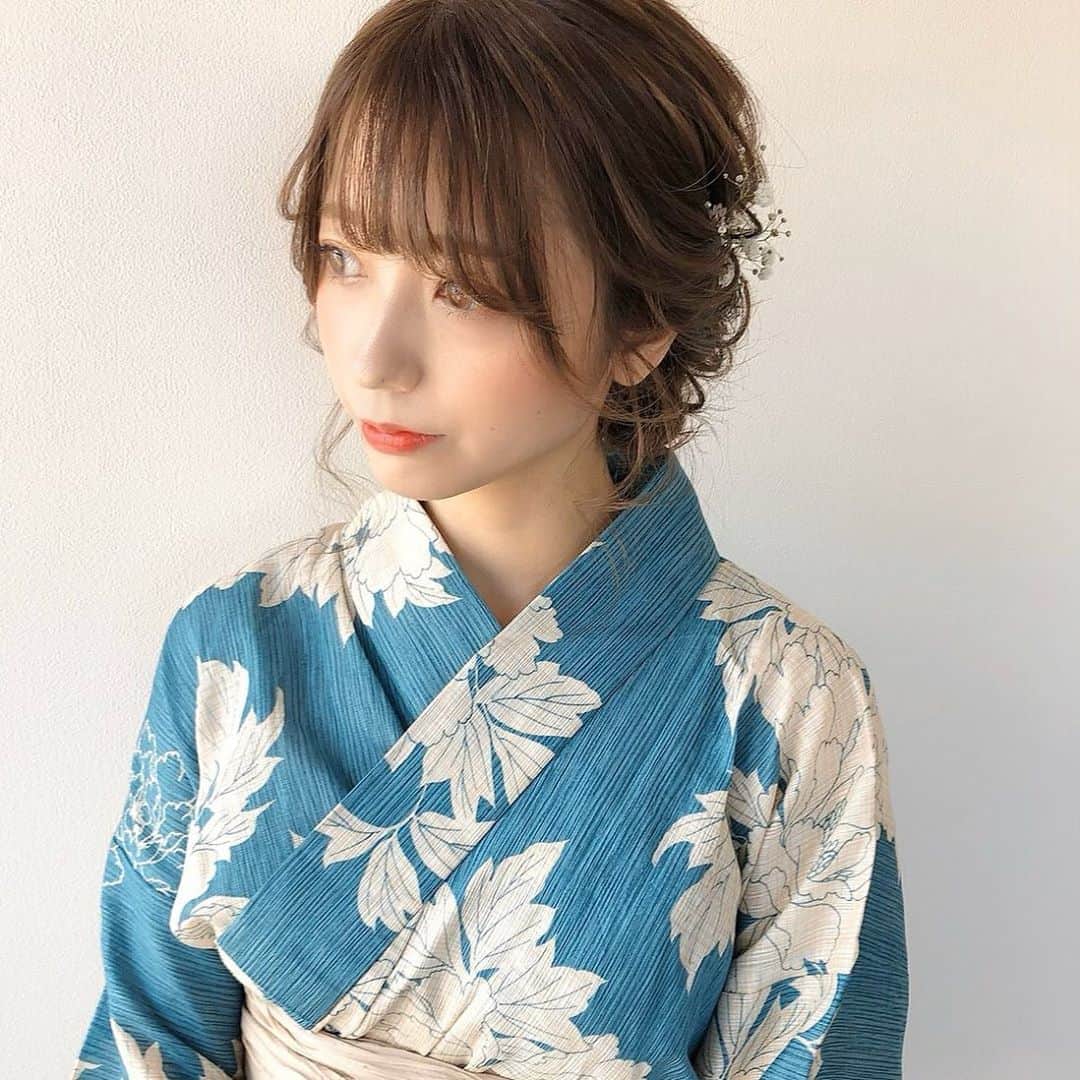 YUMIさんのインスタグラム写真 - (YUMIInstagram)「. この前浴衣きたよ👘💕 久しぶりのヒデさんアレンジ✨ ➡︎（ @hiide_sisi ）  どこからみても可愛いが詰まった ヘアアレンジに大興奮🤤  ヒデさんありがとうございました☺️  浴衣はいつも自分で着るんやけど はじめての兵児帯楽しかった！ いろんなアレンジ覚えたいな💐  たくさん写真撮ったから またのせる✌️  #浴衣#兵児帯#兵児帯アレンジ  #生花ヘアアレンジ#生花#ヘアアレンジ  #ビアガーデン#浴衣ヘアアレンジ」9月3日 11時48分 - arpkyumi