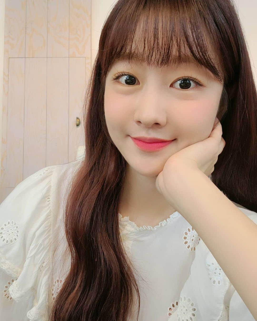 LABOUMさんのインスタグラム写真 - (LABOUMInstagram)「[#유정] 라떼💗 점심 맛있게 먹어요!  #라붐 #LABOUM #YUJEONG」9月3日 12時00分 - officiallaboum