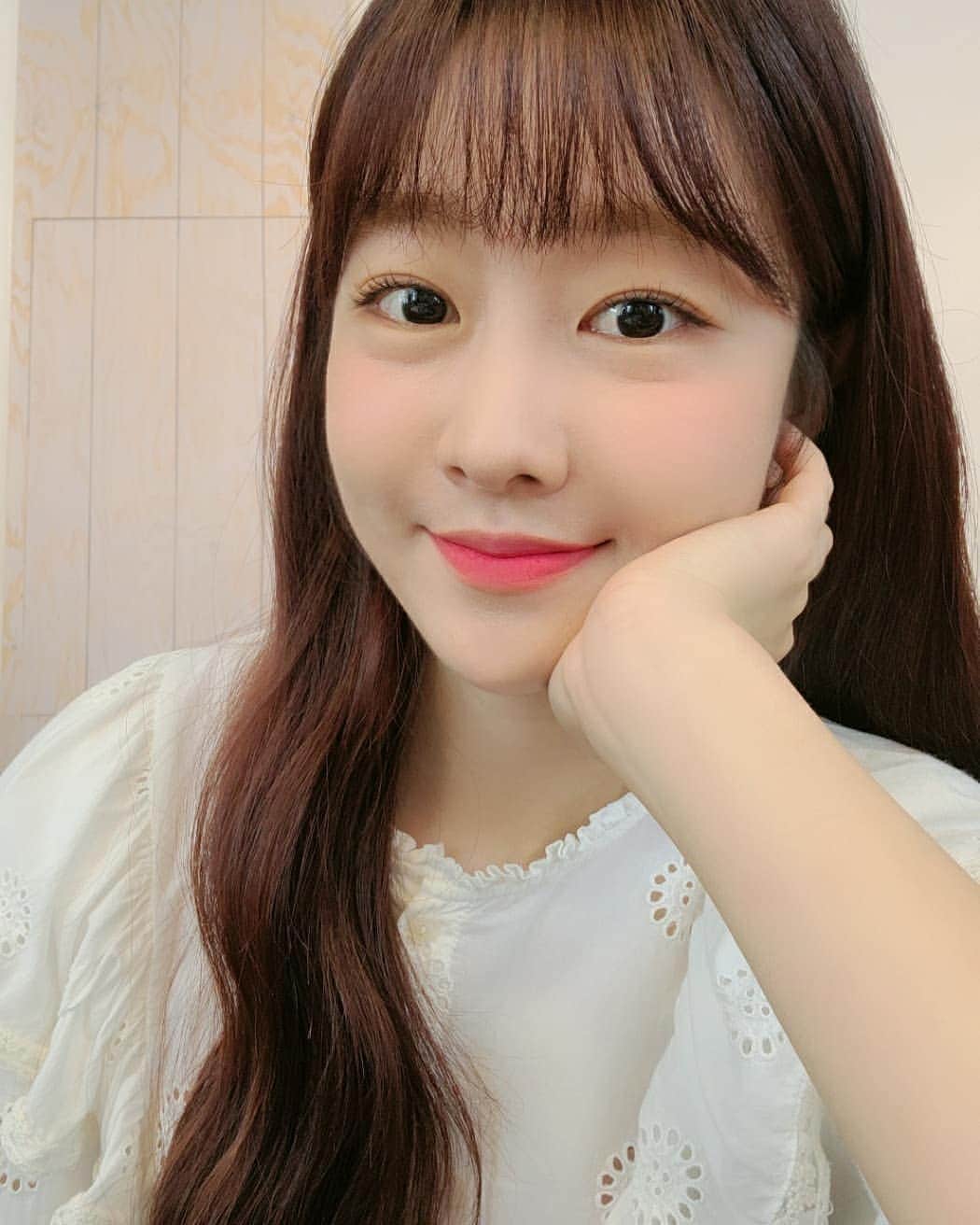 LABOUMさんのインスタグラム写真 - (LABOUMInstagram)「[#유정] 라떼💗 점심 맛있게 먹어요!  #라붐 #LABOUM #YUJEONG」9月3日 12時00分 - officiallaboum