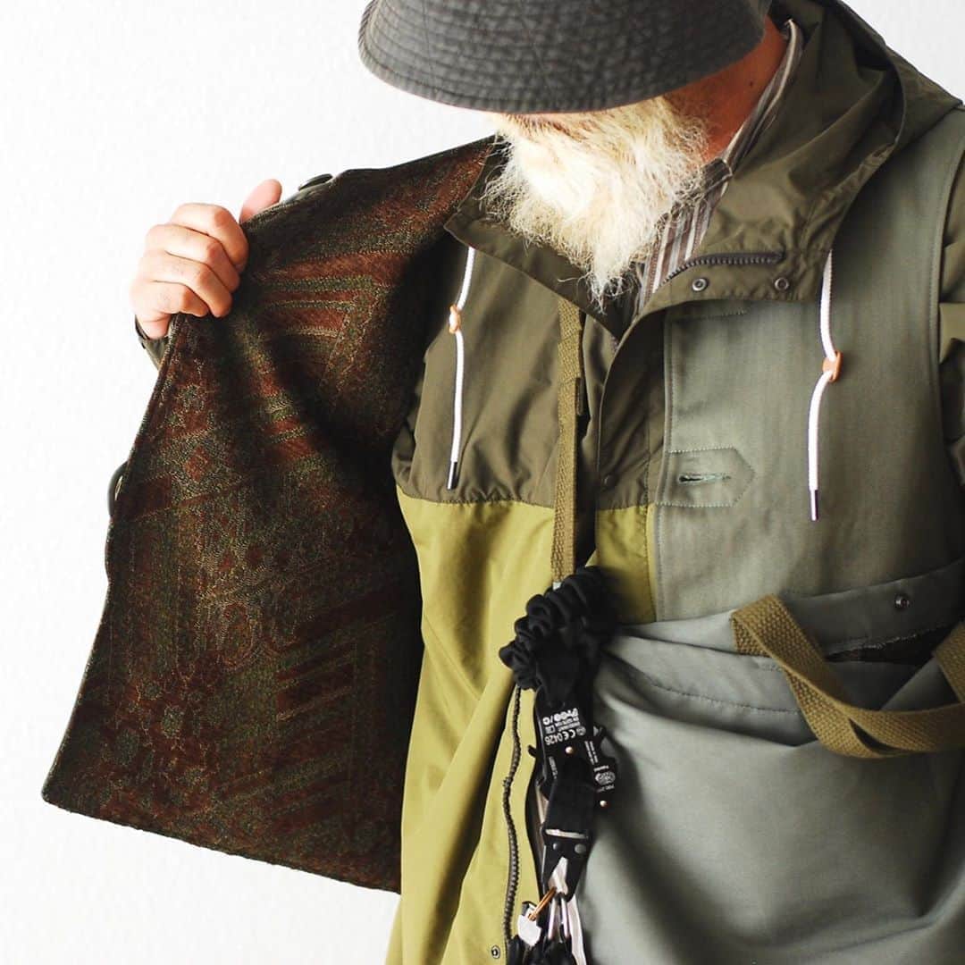 wonder_mountain_irieさんのインスタグラム写真 - (wonder_mountain_irieInstagram)「_ Engineered Garments / エンジニアードガーメンツ "Over Vest - HB Twill" ¥42,900- _ 〈online store / @digital_mountain〉 https://www.digital-mountain.net/shopdetail/000000012275/ _ 【オンラインストア#DigitalMountain へのご注文】 *24時間受付 *15時までのご注文で即日発送 * 1万円以上ご購入で送料無料 tel：084-973-8204 _ We can send your order overseas. Accepted payment method is by PayPal or credit card only. (AMEX is not accepted)  Ordering procedure details can be found here. >>http://www.digital-mountain.net/html/page56.html  _ #NEPENTHES #EngineeredGarments #ネペンテス #エンジニアードガーメンツ _ 本店：#WonderMountain  blog>> http://wm.digital-mountain.info _ 〒720-0044  広島県福山市笠岡町4-18  JR 「#福山駅」より徒歩10分 #ワンダーマウンテン #japan #hiroshima #福山 #福山市 #尾道 #倉敷 #鞆の浦 近く _ 系列店：@hacbywondermountain _」9月3日 12時09分 - wonder_mountain_