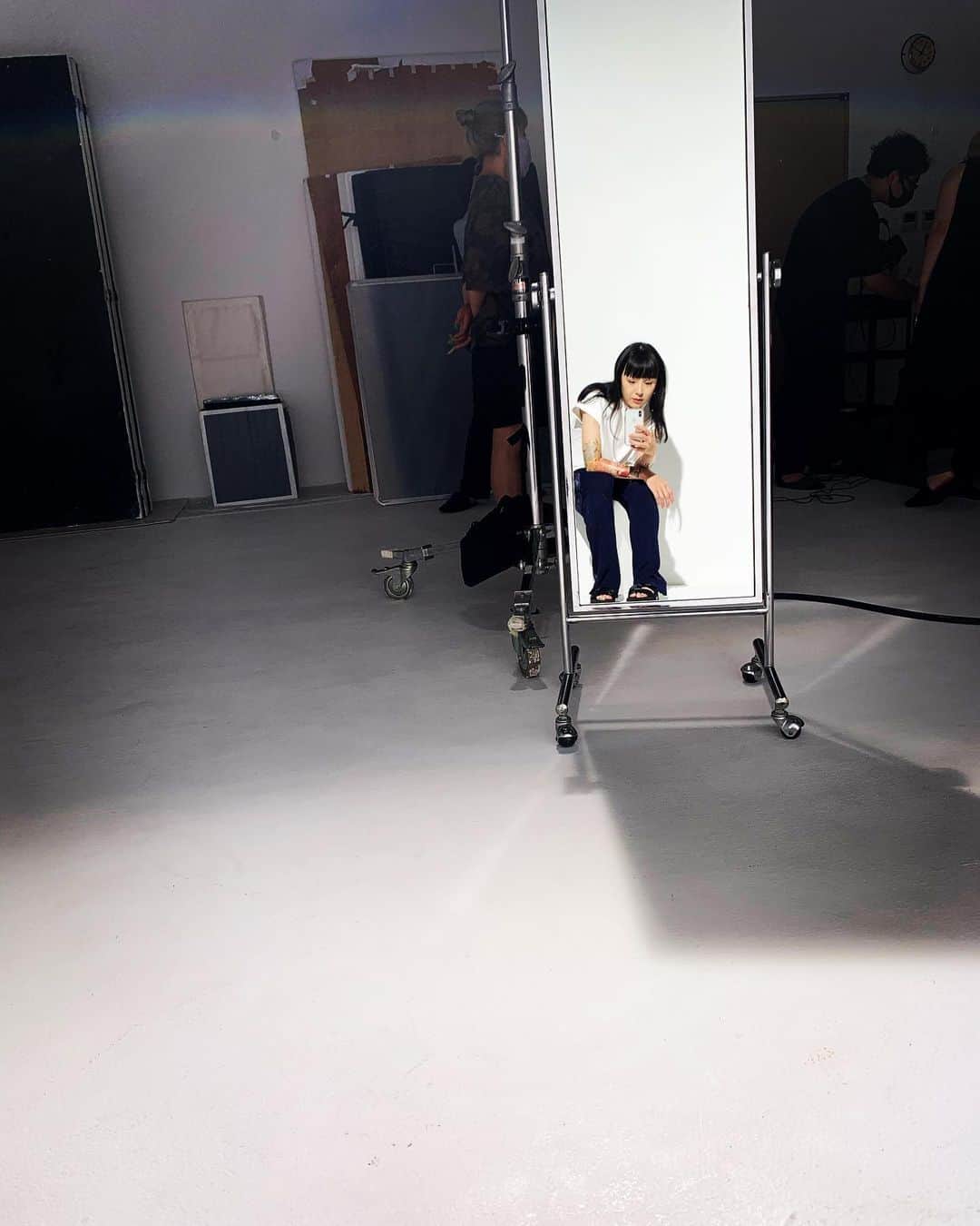 Young Juvenile Youthのインスタグラム：「I’ve longed for today’s shoot for awhile and before I know it it’s over...😭  今日の撮影を楽しみにしてて やっぱりめちゃくちゃ楽しくて でもその時間は一瞬で過ぎ去ってしまった、、 楽しい時間はすぐ終わってしまうねぇ。  #からの完成が楽しみ」
