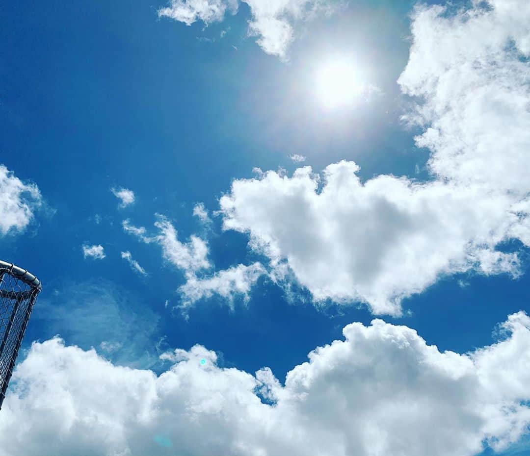 のインスタグラム：「雲の動きが早い。 #イマソラ #instaview #instasky #beautiful #hot #tokyo #sky #clouds #lovelife」
