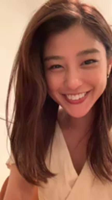 のインスタグラム：「あとYouTubeどうしよう！笑  #シルキーベージュ @uchiyamamasahiko07  いつもありがとう☺️💫」