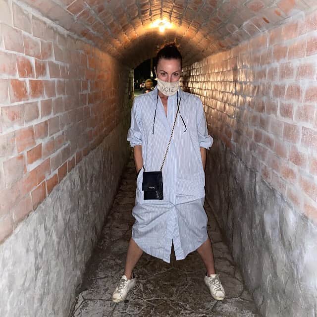カレンザンボスビンテージクチュールのインスタグラム：「What a night looks like in the pandemic. #staysafe #wearamask #westhollywood #karenzambos #bacariw3rd」