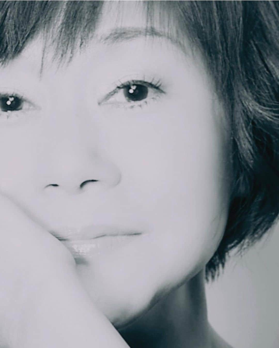 神野美伽さんのインスタグラム写真 - (神野美伽Instagram)「みなさん おはようございます❗️  昨日、 オフィシャルYouTubeチャンネル 〈おうちde音楽会〉にupしました  🎵　愛の讃歌  歌詞のお問い合わせが多数ございましたので、 今日のInstagramに添付させていただきますね。  ご自身が カラオケなどで歌われるとき、 この歌詞で歌ってみたい❗️ と言う方が多くて、 とても嬉しいです。  ありがとうございます‼️  #愛の讃歌　#エディットピアフ　#シャンソン　　　　#カラオケ」9月3日 13時10分 - mika_shinno_japan