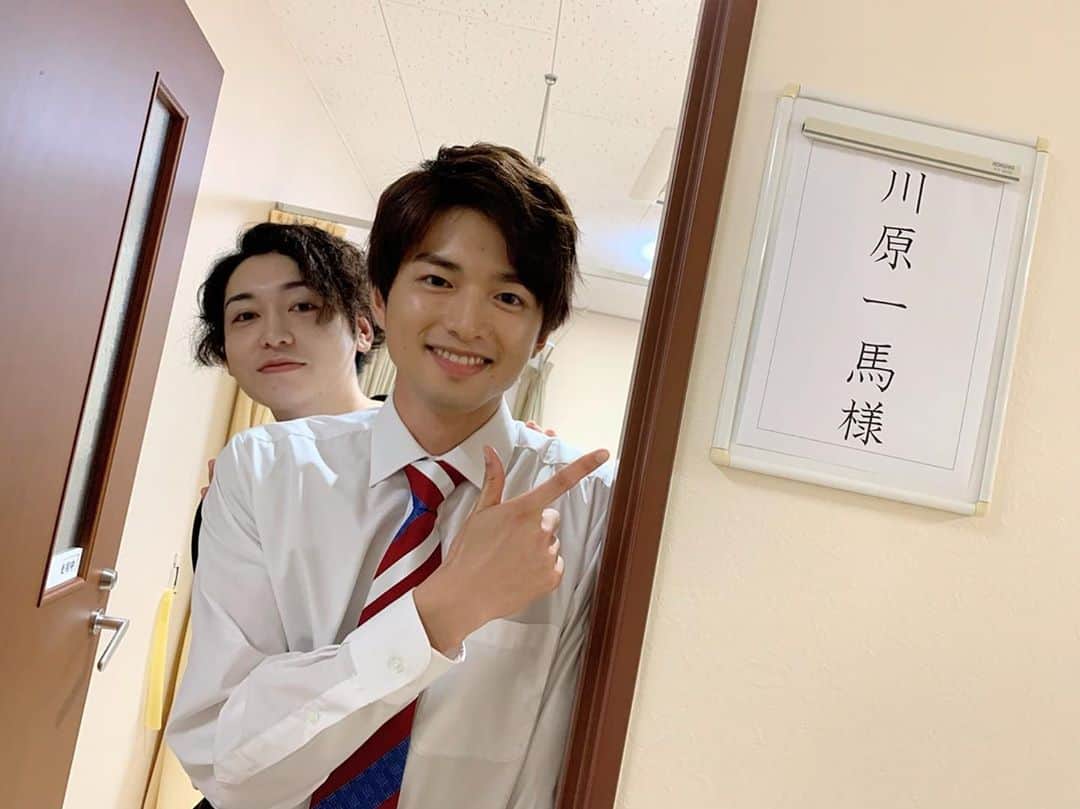 のインスタグラム：「来週の『刑事7人』6話に出演させて貰っています！  じんとは楽屋であったよ！ 衣装写せなかったから隠してくれた。」