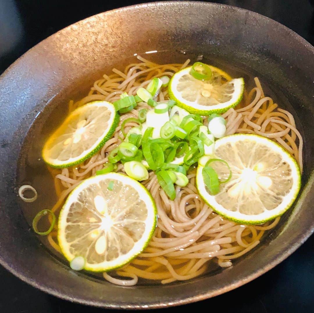 人時のインスタグラム：「お蕎麦♫」
