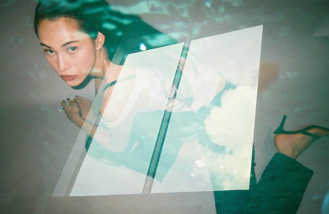 水原佑果さんのインスタグラム写真 - (水原佑果Instagram)「My sister @i_am_kiko Photo for Genie Magazine 🐢🌈⭐️」9月3日 13時50分 - ashley_yuka