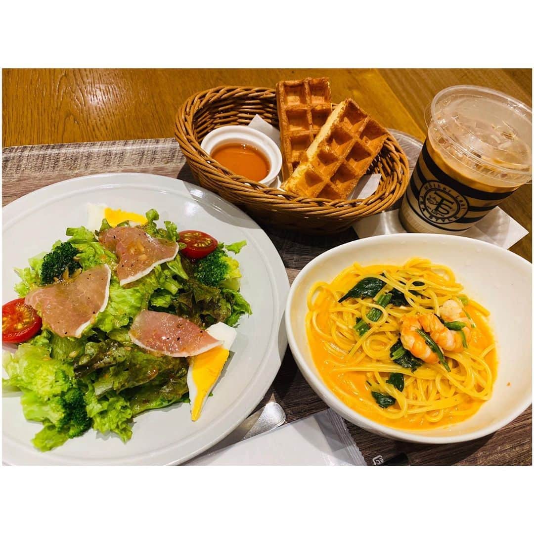 有明ゆなさんのインスタグラム写真 - (有明ゆなInstagram)「lunch♡ . . . . #らんち #ランチ #lunch #パスタ #ぱすた #サラダ #さらだ #salad #ワッフル」9月3日 14時16分 - ariake_yuna