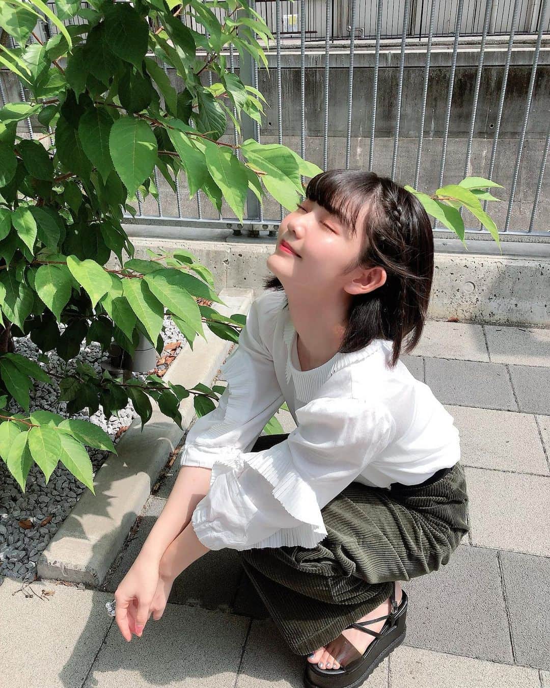 平塚日菜さんのインスタグラム写真 - (平塚日菜Instagram)「.  .  .  日焼けが怖くて、 撮ってもらったあと速攻室内に戻りました☺笑」9月3日 19時58分 - hiratsukahina