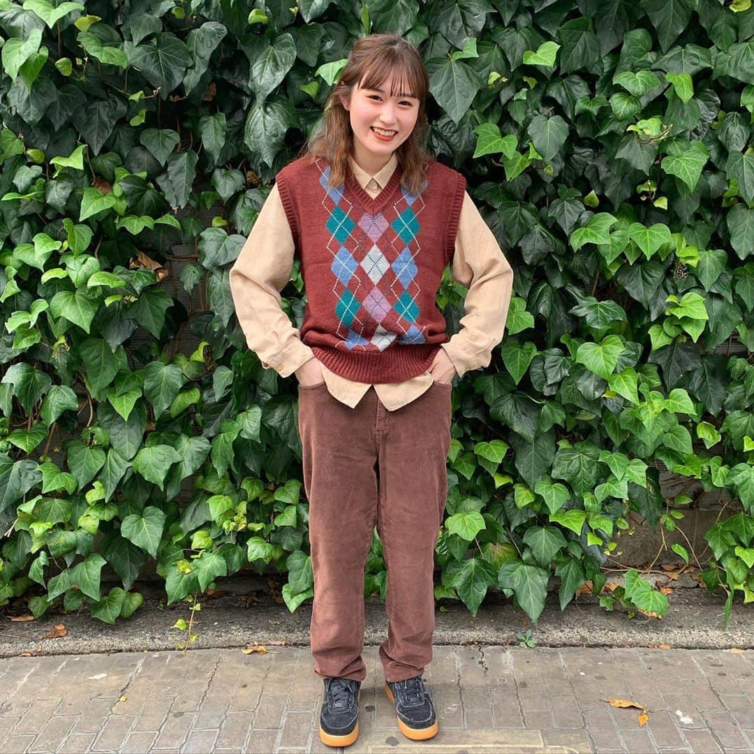 のインスタグラム：「・ ・ #原宿シカゴ原宿店  ・ ・ 🌵STAFF COORDINATE🥾 ・ ・ 原宿店スタッフによるレディース、メンズの秋のコーディネイト紹介です😍👏 同色のコーディネイトがオススメです‼️ ・ ・ 店頭にてぜひご覧下さい😆🎶 ・ ・ 新商品、毎日入荷‼️ ご来店をお待ちしております🗽 ・ ・ 原宿シカゴ原宿店 東京都渋谷区神宮前6-31-15 2F 03-6727-5505 営業時間 12時〜20時(短縮営業中) JR原宿駅東口から徒歩3分 東京メトロ明治神宮前駅3番出口から徒歩2分 ・ ・ #autumn#women#mens#fashion#style#womensfashion#mensfashion#newarrivals#原宿#原宿シカゴ#古着#古着屋#古着屋さん#古着女子#古着男子#フルジョ#フルダン#原宿#下北沢#吉祥寺#京都 #harajuku#harajukuchicago#usedfashion#usedstyle#usedmix#usedclothing#vintage#outfit」