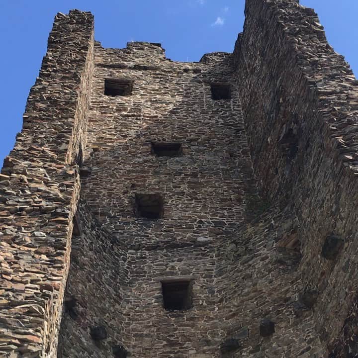 イ・ソンホのインスタグラム：「. Deserted castle .」
