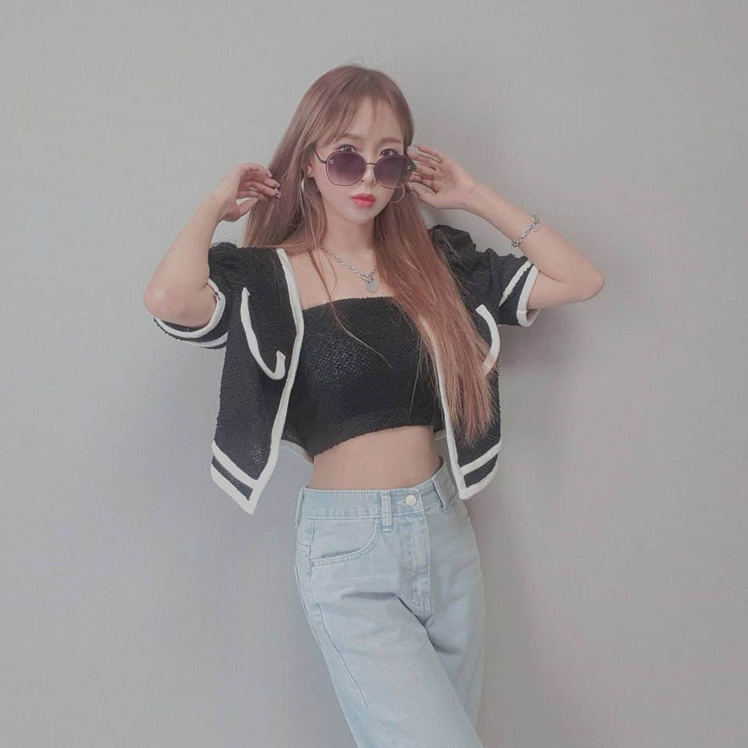 ウェイ のインスタグラム：「잼눈거 찍는듕~*」