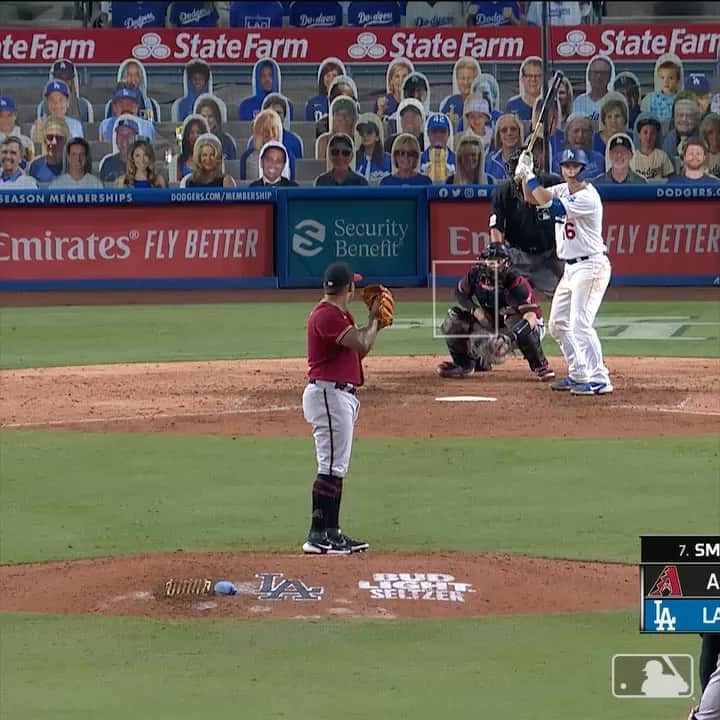 ジャスティン・ターナーのインスタグラム：「#WalkOffWill @dodgers win」