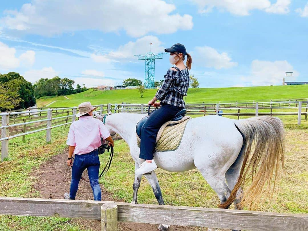 川村虹花さんのインスタグラム写真 - (川村虹花Instagram)「白馬とても素敵だった🐴 動物かわいい。 ･ #白馬の王子様どこ  #白馬 #名前はいちごちゃん #いちごちゃんいい子 #ゆっくり歩いてくれた #こんな重い私を乗せてくれた #ありがとう」9月3日 14時33分 - nanaka_kawamura