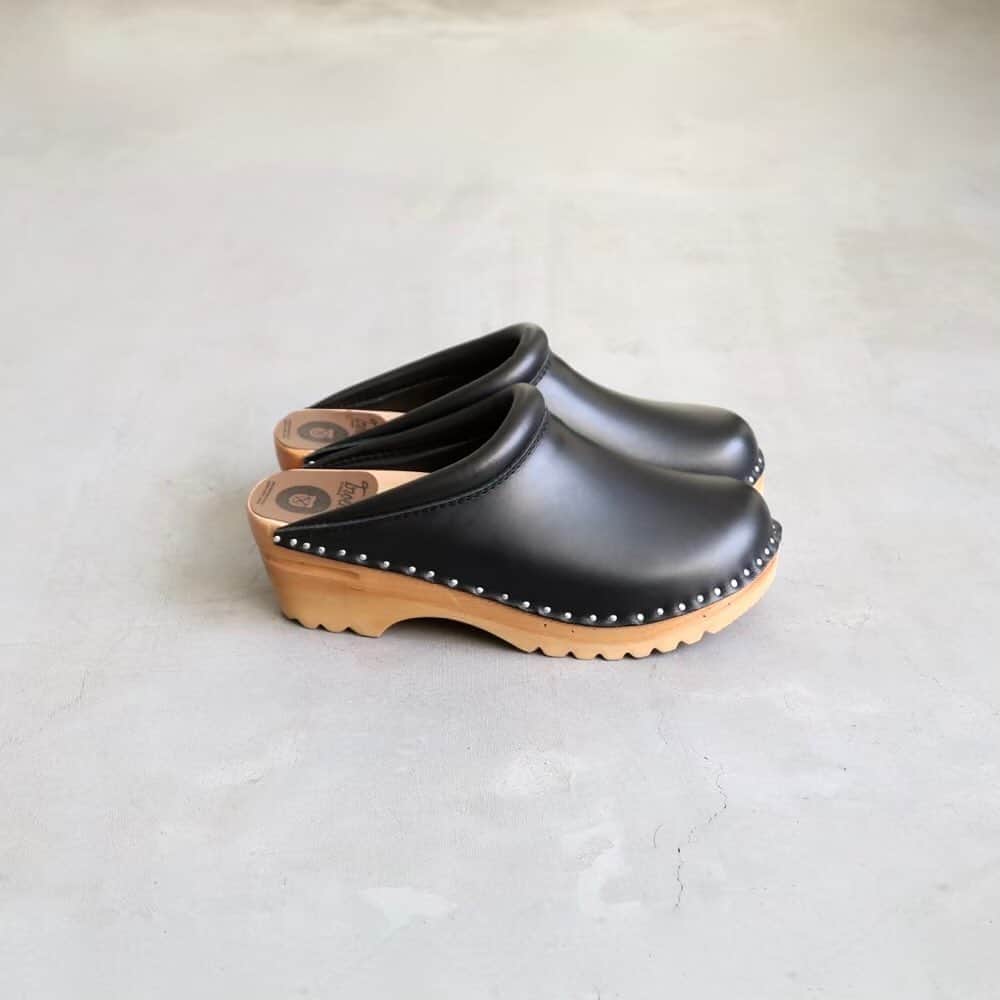 wonder_mountain_irieさんのインスタグラム写真 - (wonder_mountain_irieInstagram)「_ ［ for : woman ］ TROENTORP / トロエントープ "Swedish Clog - Plain Toe / Smooth" ￥23,100- _ 〈online store / @digital_mountain〉 https://www.digital-mountain.net/shopdetail/000000007231/ _ 【オンラインストア#DigitalMountain へのご注文】 *24時間注文受付 *1万円以上ご購入で送料無料 tel：084-973-8204 _ We can send your order overseas. Accepted payment method is by PayPal or credit card only. (AMEX is not accepted)  Ordering procedure details can be found here. >> http://www.digital-mountain.net/smartphone/page9.html _ 本店：#WonderMountain  blog>> http://wm.digital-mountain.info _ 〒720-0044  広島県福山市笠岡町4-18  JR 「#福山駅」より徒歩10分 #ワンダーマウンテン #japan #hiroshima #福山 #福山市 #尾道 #倉敷 #鞆の浦 近く _ 系列店：@hacbywondermountain _ #TROENTORP #トロエントープ #NEPENTHES #ネペンテス」9月3日 14時42分 - wonder_mountain_