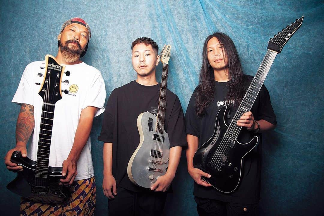 SHADOWSさんのインスタグラム写真 - (SHADOWSInstagram)「‪【INTERVIEW】‬ ‪Player10月号にてFUTURE FOUNDATIONのギタリスト座談会の記事が掲載！‬  ‪プロジェクトについてはもちろん、RECやMV撮影、使用機材の紹介などが６ページにわたって掲載されています！‬  ‪https://tower.jp/item/5087605/PLAYER-2020‬  ‪#FUTUREFOUNDATION‬ ‪#CrystalLake‬ ‪#NOISEMAKER‬ ‪#SHADOWS‬」9月3日 14時53分 - shadows_japan