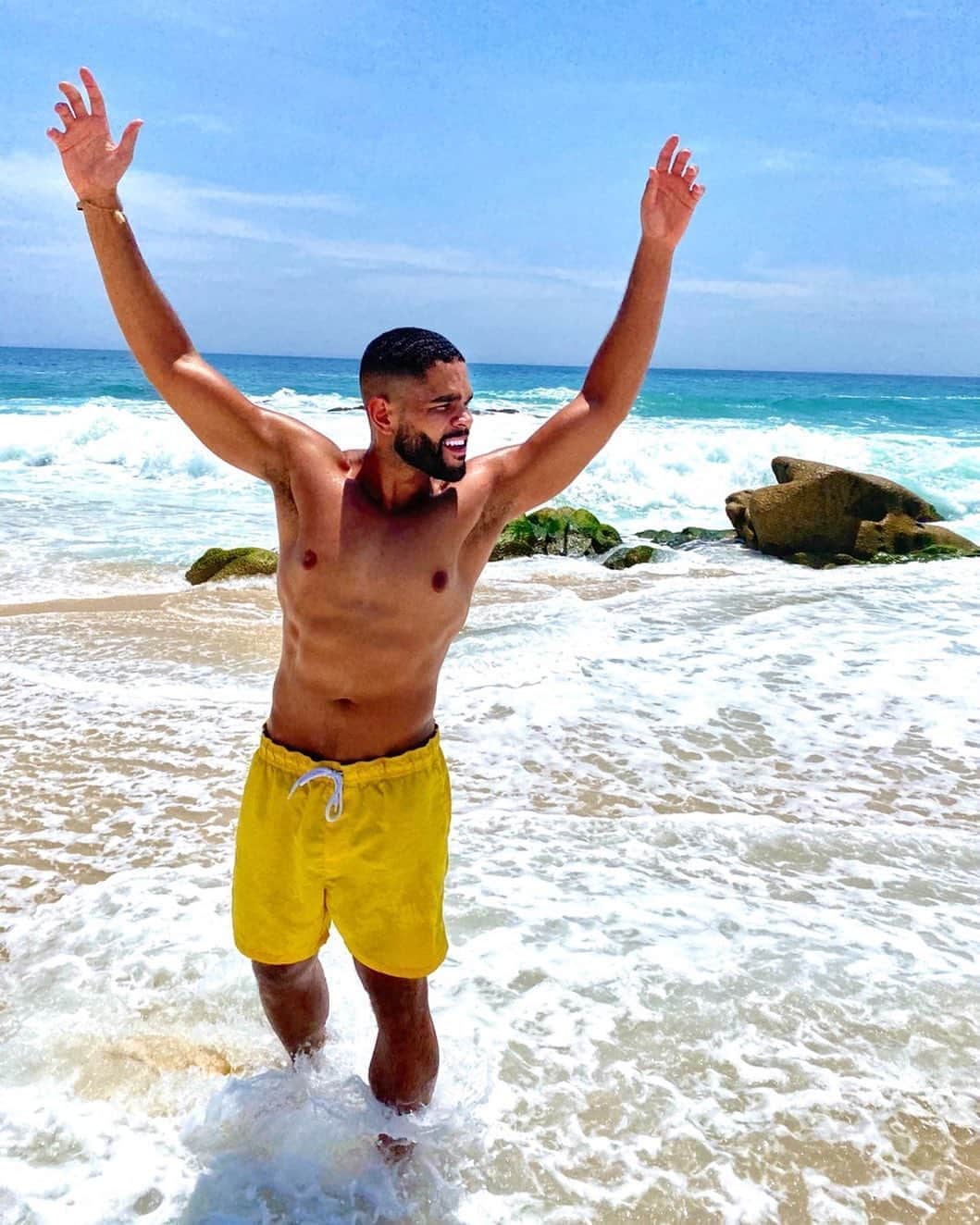 ディジョン・タルトンのインスタグラム：「Freedom... who knew it’d feel so good.   Release... who knew I’d be so healing!   💪🏽🙏🏽」
