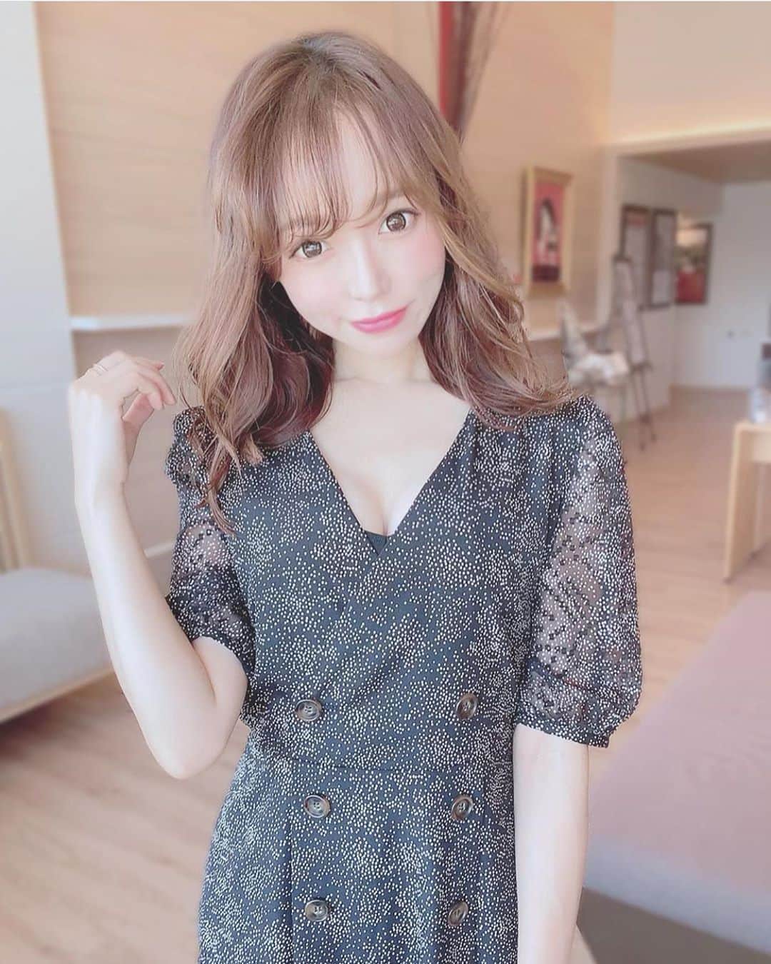 美女JAPANのインスタグラム：「どうも美女JAPANです！✨ ＊ ＊ 今回ご紹介するのはこの方‼️ ＊ ＊ kaoriさん！@kaoriii_s ＊ ＊ とても綺麗！！🙈💕 色気もたっぷり！💕 ＊ ＊ kaoriさんのアカウントには他にも素敵な投稿がたくさんあります！✨ ＊ 皆さんも是非チェックしてみてね🧸 ＊ ＊ 明日の投稿もお楽しみに！！ ＊ ＊  #色気 #可愛い #綺麗 #かわいい #写真集 #モデル #美肌 #笑顔 #スタイル抜群 #可愛い #可愛すぎ #会いたい #天使 #美女 #美人 #美しい #清楚 #スタイル #色白 #スタイル抜群 #美脚 #素敵 #カワイイ #応援」
