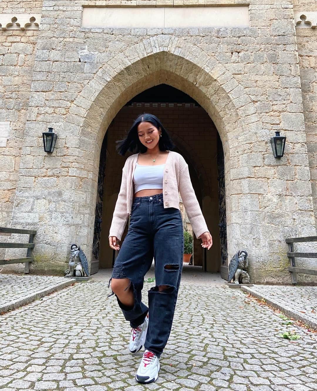 TALLY WEiJLさんのインスタグラム写真 - (TALLY WEiJLInstagram)「Babe @baochiinguyen has been spotted rocking our High-Waisted Destroyed Mom Fit 🔎 SPADEMOLLY. Show us how you wear your Tally-👖 for a chance to be featured ✨⁠ ⁠ #TALLYWEiJL #OwnIt #itsinyourgenes」9月3日 16時05分 - tally_weijl