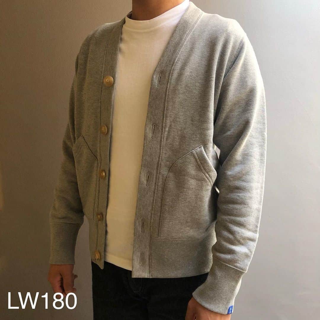 のインスタグラム：「. 本日定番アイテムしっかり補充いたしました！  LW180カーディガンやLW79ナロージャケット、またLW09やLW290のジップフーディがこれからの季節大活躍するアイテムです！  LOOPWHEELER初めての方で何か試してみたい、 また、新たなモデルが欲しい！というお客様は是非店頭にてご試着していただいて丈夫で柔らかな着心地を体感して下さい。  . . <LW千駄ヶ谷店の営業について>  平日は12:00〜19:30の営業となります。 . スタッフはオープン前に検温、健康状態のチェックを行い、マスク着用にて接客の間合をとってご対応させていただきます。 また、次亜塩素酸空間除菌脱臭機を設置して消毒等十分店内環境を整えられるよう努めております。 . ご来店頂くお客様へのお願いと致しましては、マスクの着用をお願い申し上げます。 . スタッフよりアルコール消毒をさせていただきますのでご理解・ご協力のほど宜しくお願い致します。 . #loopwheeler#LWsendagaya#ループウィラー#吊り編み#tsuriami#吊り編み機#日本製#スウェット#パーカー#カーディガン#Tシャツ#スウェットパンツ#長持ち#丈夫#綿#cotton#裏毛#日本#東京#千駄ヶ谷　#japan#tokyo#sendagaya#madeinjapan」