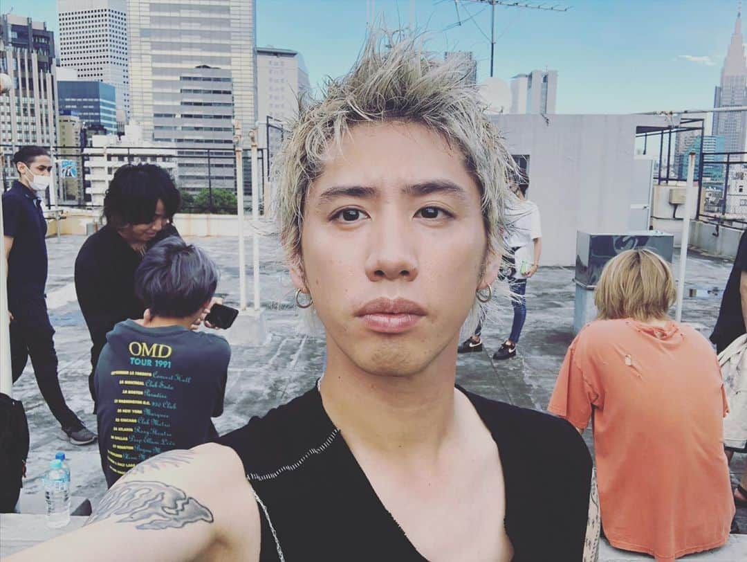 Taka さんのインスタグラム写真 - (Taka Instagram)「久々のお仕事。 @toru_10969 @tomo_10969 @ryota_0809 @oneokrockofficial」9月3日 16時20分 - 10969taka