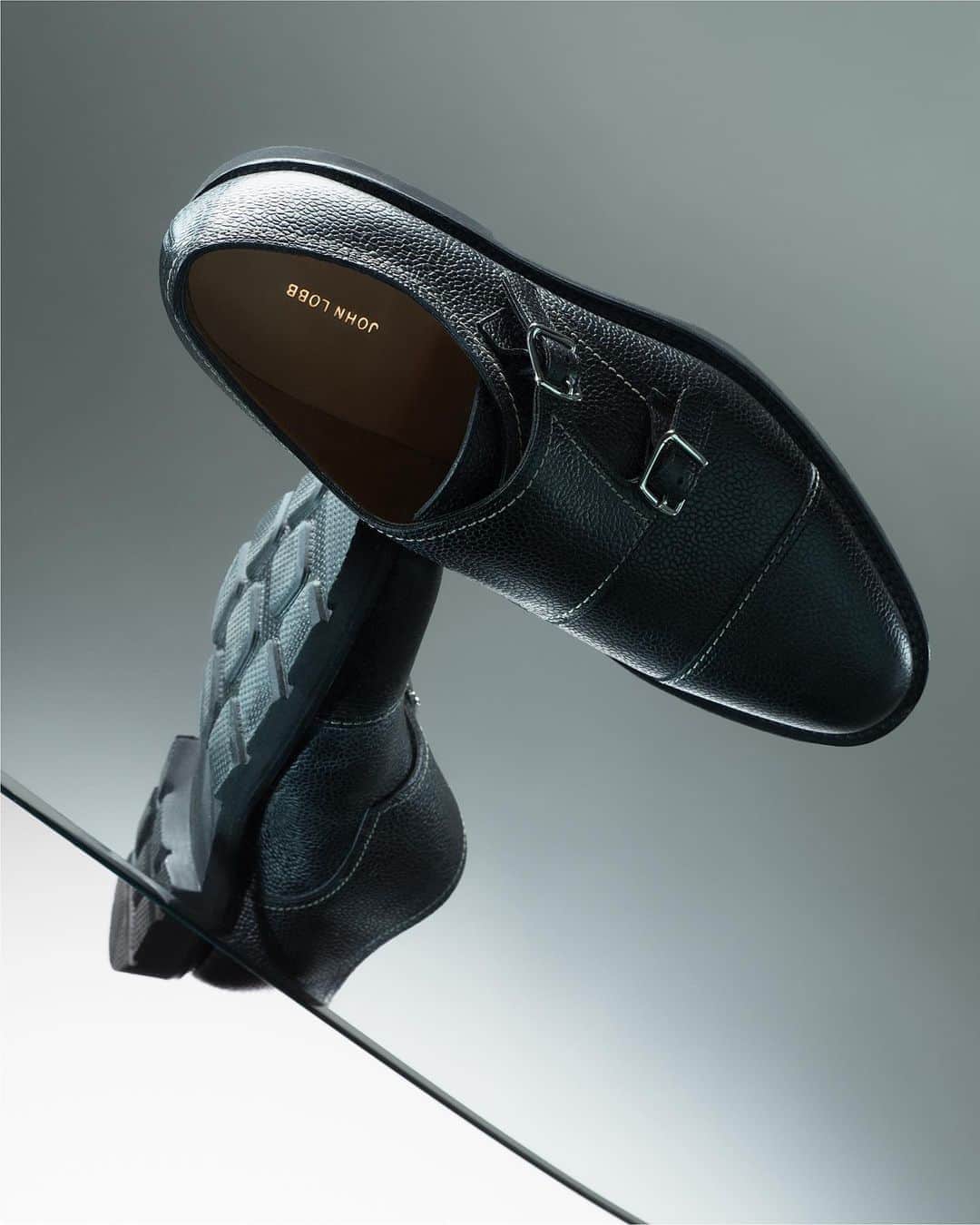 ジョンロブのインスタグラム：「In celebration of 75 years since the creation of the double-buckle shoe, an exact replica from 1992 is re-issued along with its unique leathers and previously discontinued details, William ’92 commemorates this anniversary whilst continuing the history of this icon. . #johnlobb @image_group_ @louise__ford」