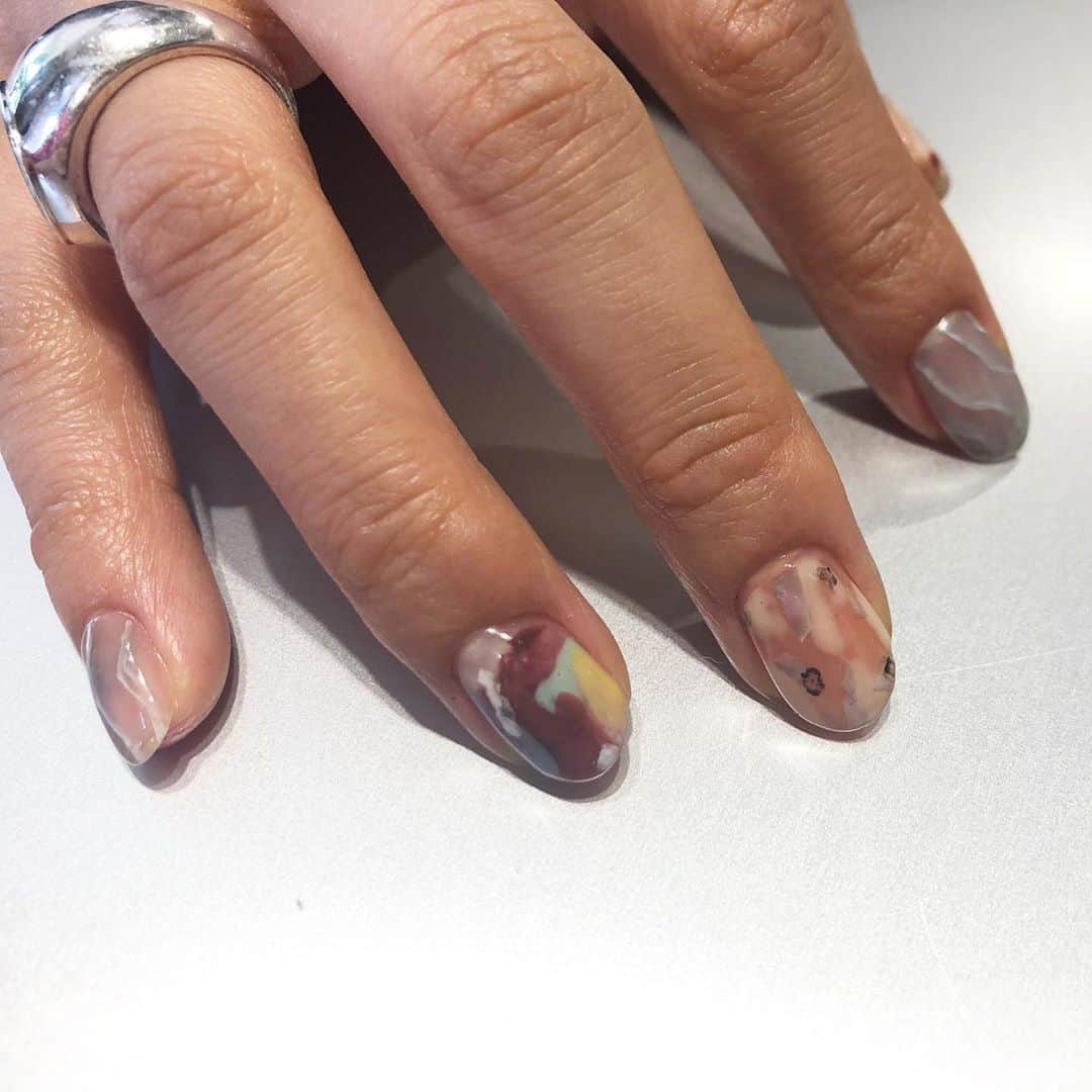 関根祥子のインスタグラム：「🤍🍇🧦🎓🥚🥐  #mojonail#nails」