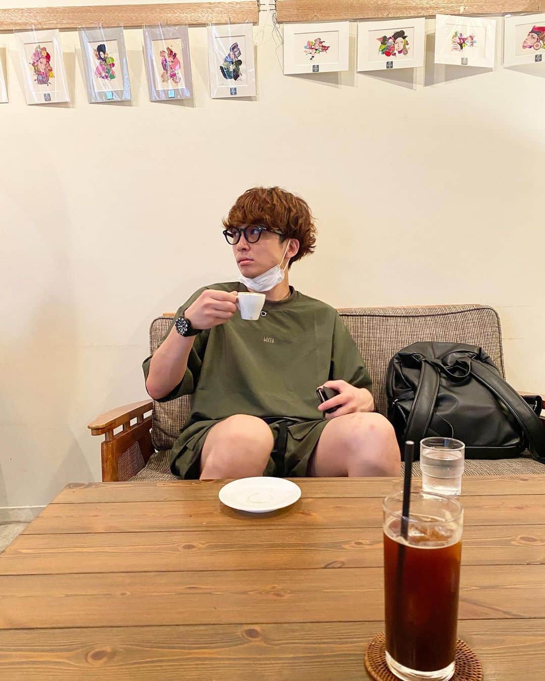 西村真二さんのインスタグラム写真 - (西村真二Instagram)「* リハ終わってカフェ。ゆず兄が嘘みたいに小さいもん飲んどる。準決勝頑張ります。」9月3日 16時48分 - shinji_nishimura0630