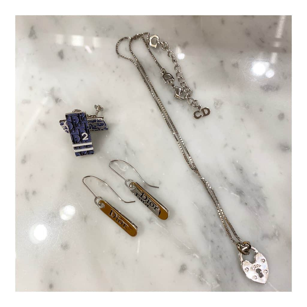 HIROBさんのインスタグラム写真 - (HIROBInstagram)「ーHIROB渋谷ヒカリエ店ー﻿ ﻿ vintage dior accessory & pouch﻿ ¥12,000〜18,000+tax﻿ ﻿ 是非店頭でご覧くださいませ。﻿ ﻿ ご来店が難しいお客様には﻿ 通信販売も承っております。﻿ ﻿ 渋谷ヒカリエShinQs 営業時間﻿ 11:00〜20:00﻿ ﻿ お問い合わせ先﻿ HIROB 渋谷ヒカリエ店﻿ tel:03-6434-1699﻿ ﻿ #hirob﻿ #hirobshibuya﻿ #baycrews﻿ #vintagewatch﻿ #vintagedior ﻿ #dior﻿ #shibuya﻿ ﻿ #ヒロブ﻿ #ヒロブ渋谷﻿ #ベイクルーズ﻿ #ヴィンテージウォッチ﻿ #ヴィンテージディオール﻿ #ディオール﻿ #渋谷」9月3日 16時51分 - hirob.jp