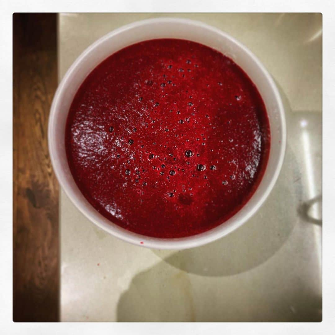 デビッド・モリシーさんのインスタグラム写真 - (デビッド・モリシーInstagram)「Homemade Beetroot Soup. What could possibly go wrong?!?!」9月3日 16時56分 - davidmorrissey