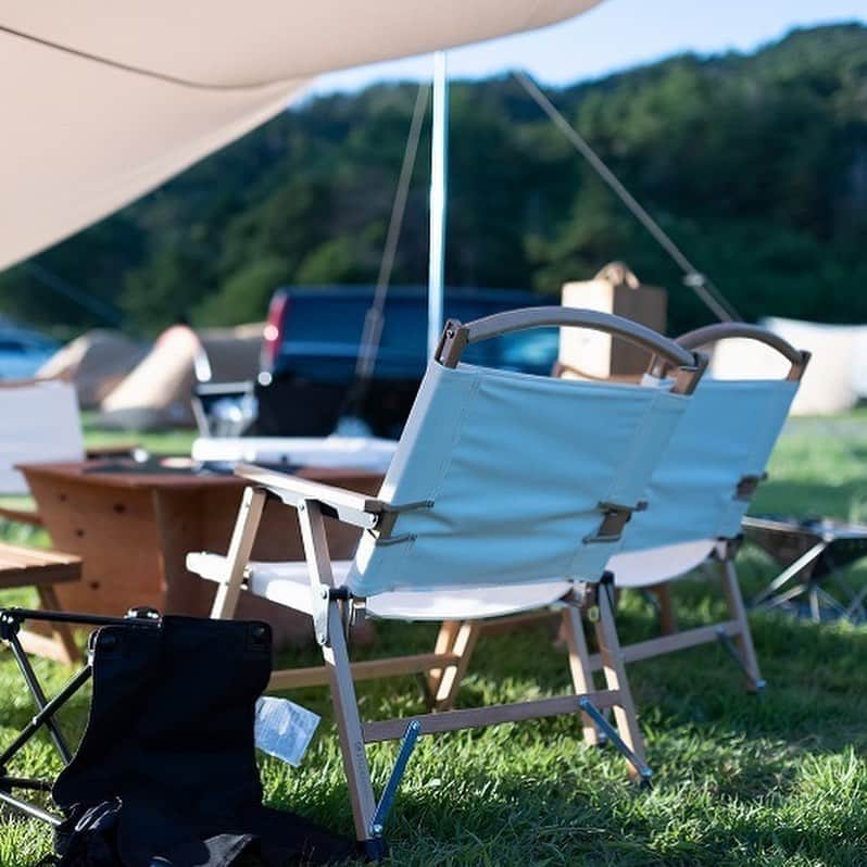 キャンプ情報サイト［ランタン］さんのインスタグラム写真 - (キャンプ情報サイト［ランタン］Instagram)「CAMP SMILE STYLE ／ 淡い色合いで存在感を放つ ノルディスクのアスガルド ＼ いろんなキャンパーのキャンプスタイルを現地取材と一般キャンパーからの投稿で数多く掲載してます。 . . 詳しくは @lantern.camp webサイトをご覧ください . . #camp #camping #outdoor #travel #trip #lantern_smile #nature #キャンプ #キャンプ用品 #アウトドア #テント #自然 #旅行 #キャンプ初心者 #キャンプ好きな人と繋がりたい #キャンプスタイル #LANTERN #キャンプギア #ノルディスク #nordisk #ノルディスク_テント #アスガルド #rtic #クーラーボックス #snowpeak #スノーピーク_チェア #スノーピーク #マキノ高原キャンプ場 #ファミリーキャンプ」9月3日 17時16分 - lantern.camp